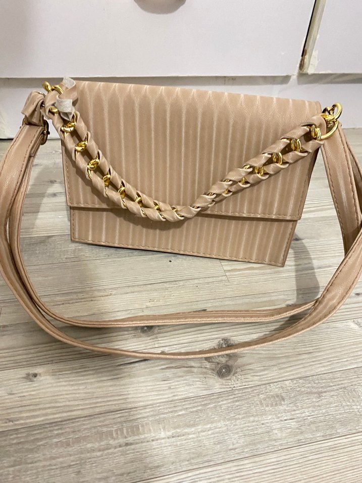 Bej Yılan Desenli Zincir Detaylı Deri Çanta - Görsel 3