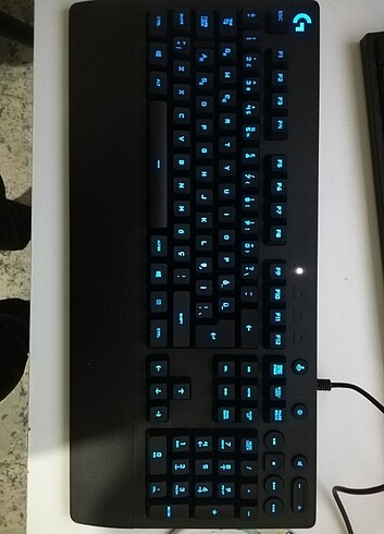 RGB oyuncu klavyesi