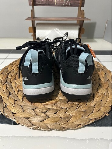 38 Beden Adidas Terrex goro-tex