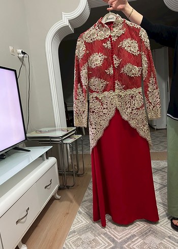 40 Beden Dantel İşlemeli Kırmızı Uzun Kol Henna Elbise