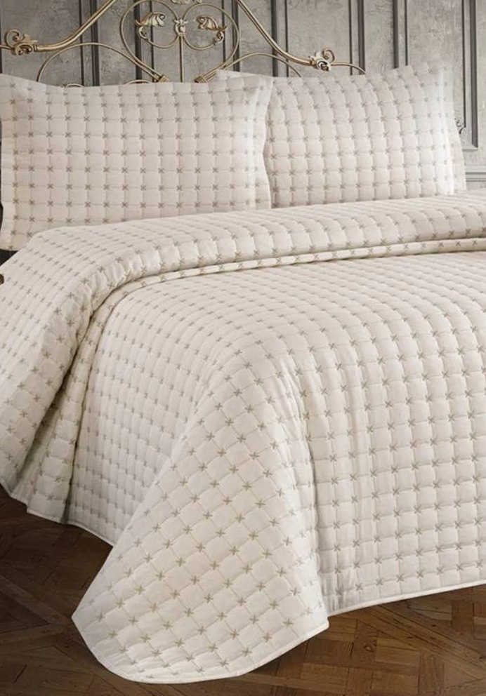 Beyaz Nakışlı Pamuklu Yatak Örtüsü.1500 tl - Görsel 4