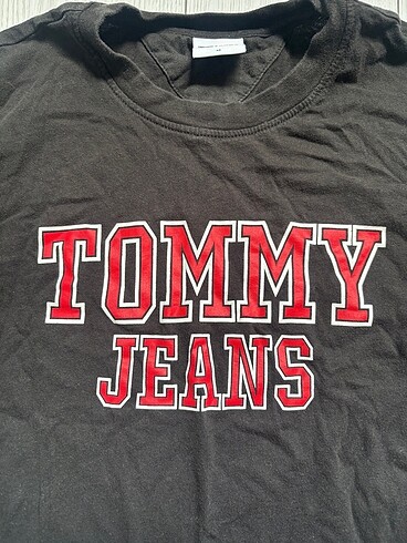 Tommy Jeans baskili tshirt