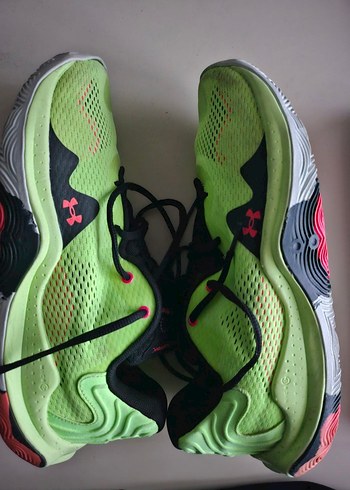 under armour unisex UA Spawn 4