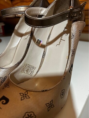 39 Beden Pierre Cardin stiletto