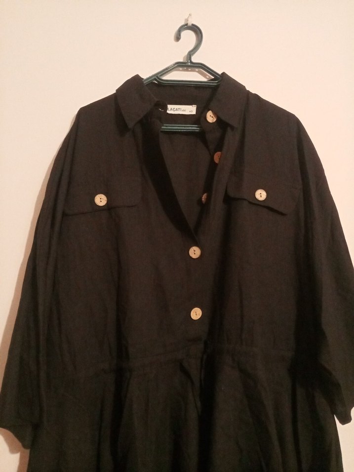 Düğmeli Siyah kısa Keten elbise - Görsel 2