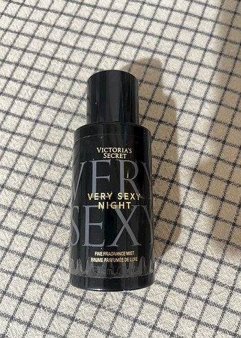 Victoria's Secret Very Sexy Night Kadın Parfümü