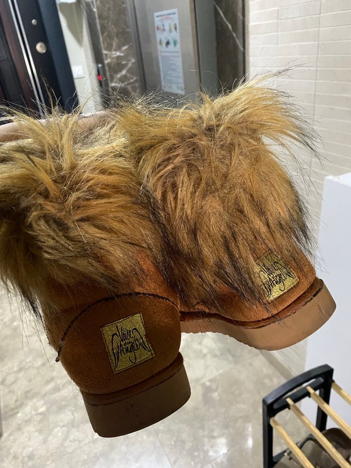 Kahverengi Süet Kürklü Kadın Bot - Görsel 3