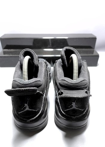 40 Beden siyah Renk ORİJİNAL NİKE AİR JORDAN 4
