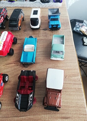  Matchbox 14 adet araba 