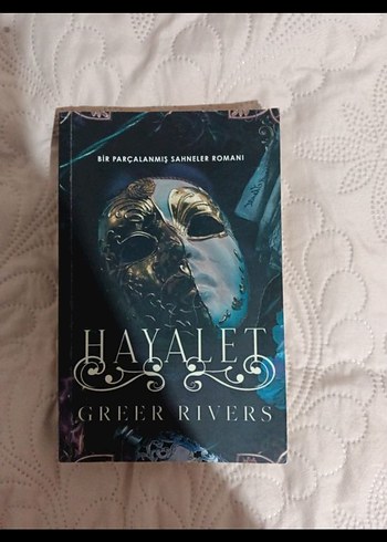 Hayalet - Bir Parçalanmış Sahneler Romanı