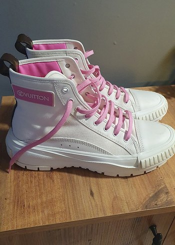 Louis Vuitton Spor ayakkabı