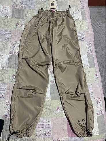 Etiketli kargo pantolon