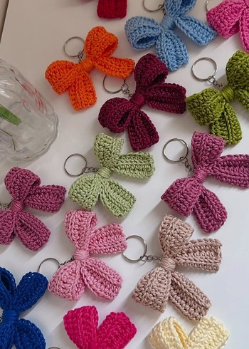 Beyaz Örgü Fiyonk Anahtarlık - Görsel 3