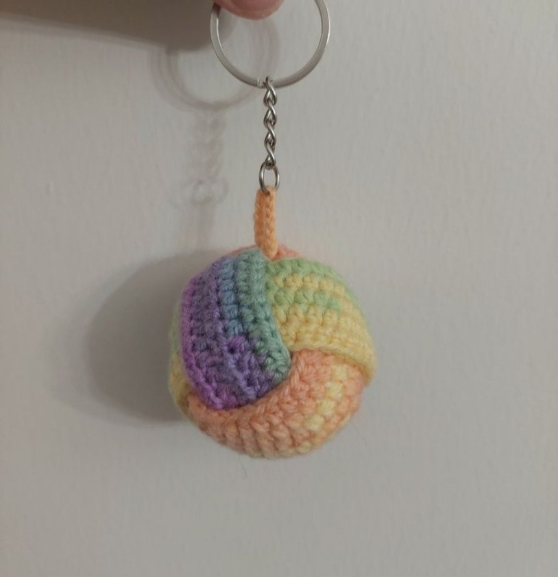 Siyah Beyaz Top Anahtarlık - Görsel 2