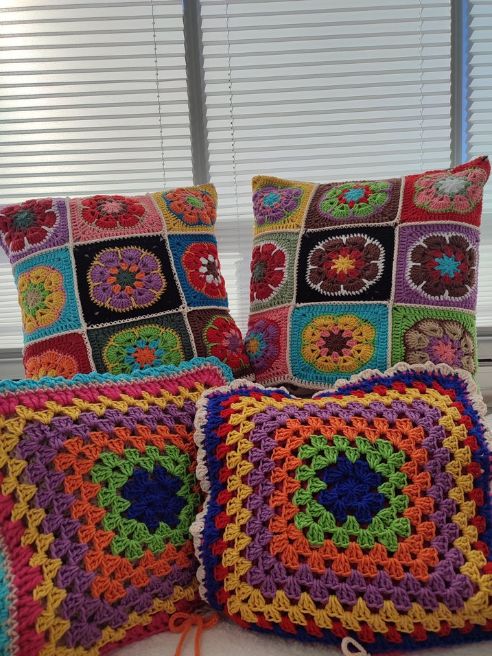 Renkli Bohem Örgü Kırlent Kılıfı - Görsel 2