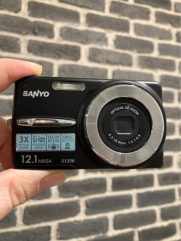 Sanyo Xacti VPC - X1220 Kompakt Dijital Fotoğraf Makinesi