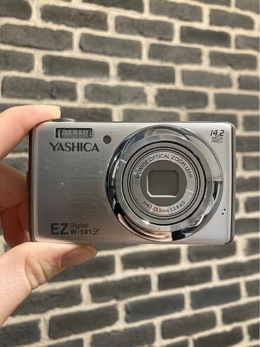 YASHICA W-501L