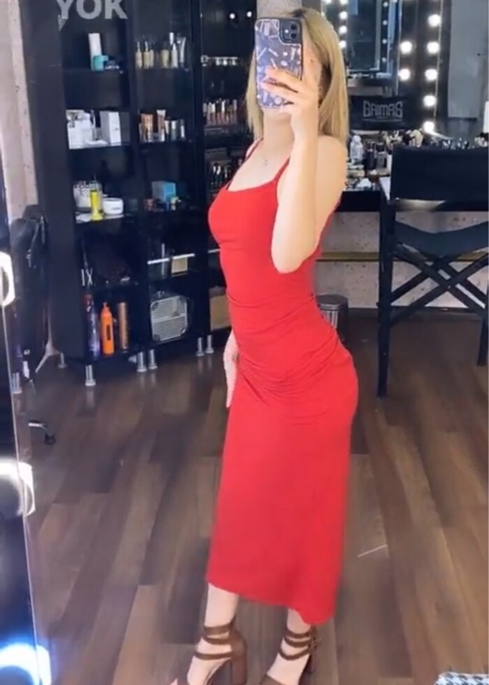 Yırtmaçlı elbise - Görsel 2