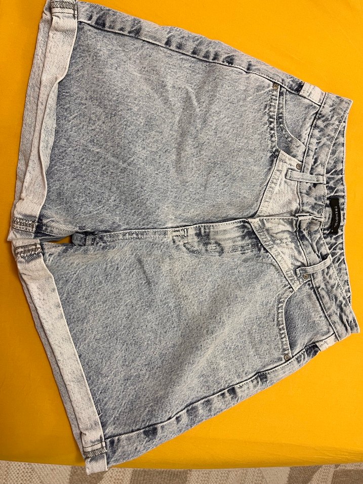 Mini Bol Kesim Kadın Kot Şort - Görsel 2