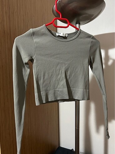 Pull and bear crop