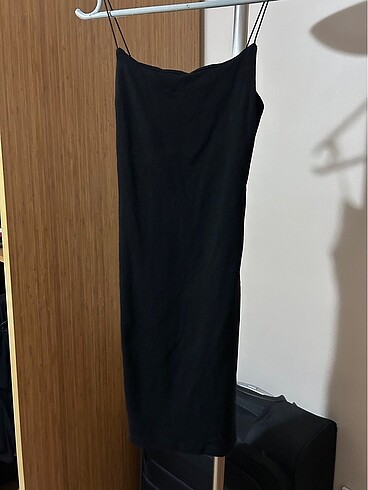 Pull and Bear Pull and bear ince askılı mini elbise