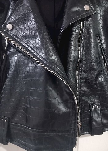 Stradivarius Siyah Deri Biker Ceket Kadınlar için