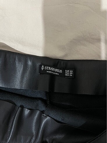 Stradivarius Deri şort etek