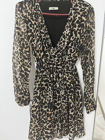 Leopar desenli elbise