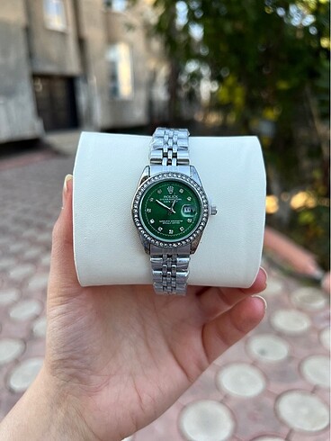 Yeşil taşlı Rolex kadın saati