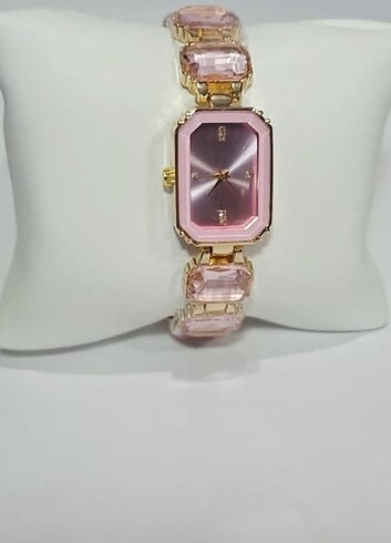Diğer Sawarovski model kadın saat