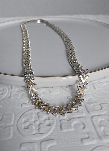 Beden GOLD AND SILVER TAŞLI ÜÇGEN KOLYE