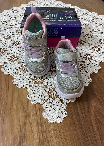 24 Beden Skechers Işıklı 24 Numara