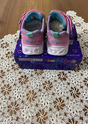 24 Beden pembe Renk Skechers ışıklı 24 Numara