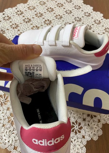 31 Beden beyaz Renk Kız Çocuk Beyaz Adidas Spor Ayakkabı