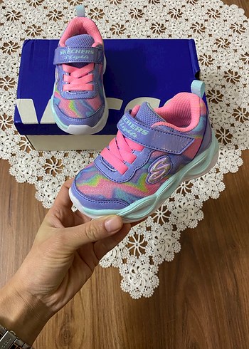 Skechers ışıklı 22 numara
