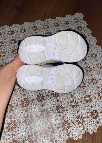 26 Beden pembe Renk Skechers ışıklı 26 numara