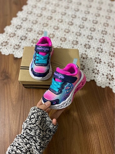 Skechers 21 numara