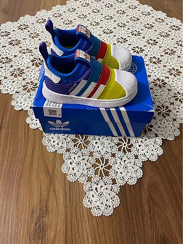 21 Beden çeşitli Renk Orijinal Adidas 21 Numara