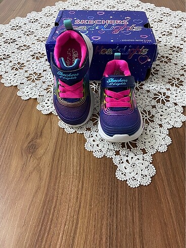 22 Beden Skechers Spor Ayakkabı