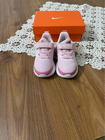 24 Beden Adidas 23,5 Numara