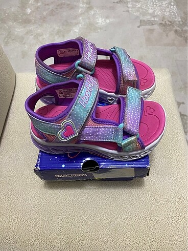 28 Beden Skechers Işıklı Sandalet