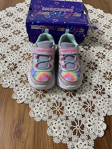 24 Beden Skechers 24 Numara