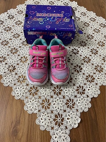 25 Beden Skechers 25 Numara