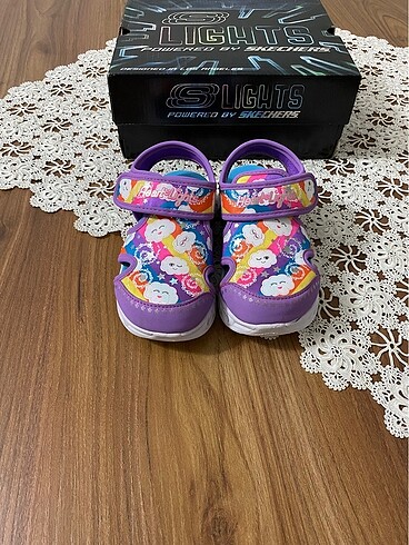 26 Beden Skechers Işıklı Sandalet