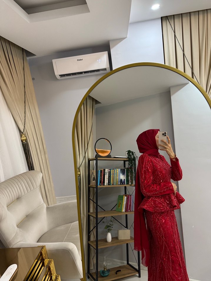 Kırmızı İşlemeli Uzun Abiye Elbise - Görsel 5