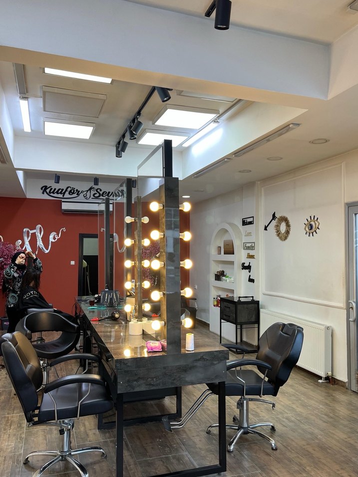 Kuaför malzemeleri satılık 2 . El 
Fiyatta yardımcı olunur - Görsel 3