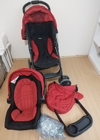 Kırmızı Bebek Arabası ve Taşıma Koltuğu
