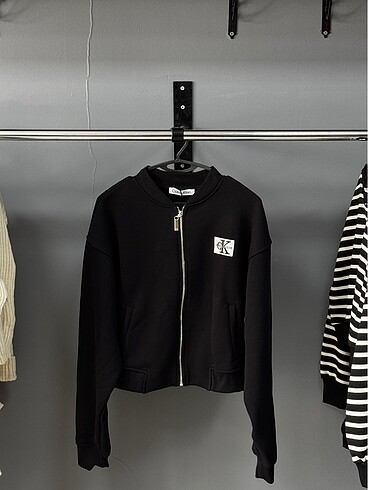 CALVIN KLEİN KADIN CROP CEKET