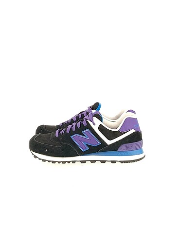 New Balance Spor Ayakkabı %70 İndirimli.