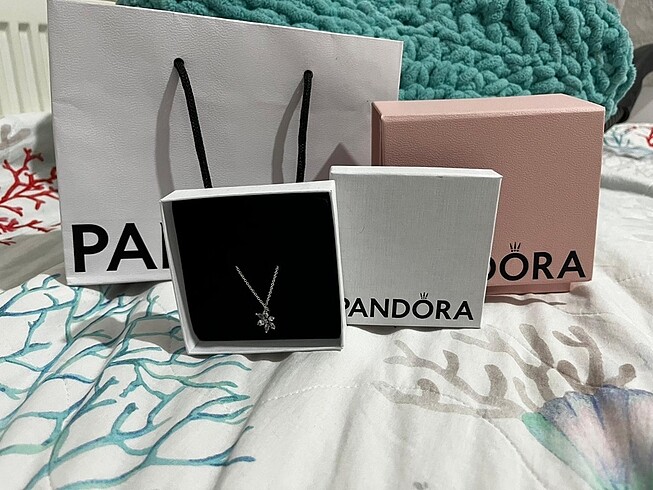 Pandora kolye